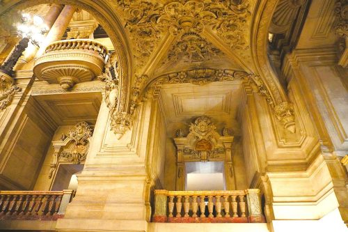 Grand-Staircase-Ornamentation1