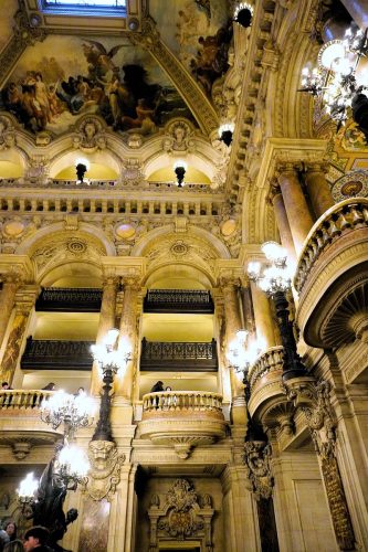 Grand-Staircase-Ornamentation 4