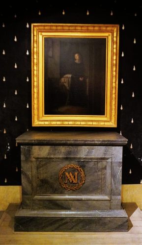 Marie Antoinette Portrait & Monument